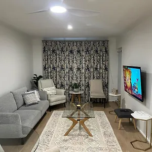 Central - 3br, 2bath & Carpark Adelaide